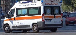 Scontro frontale nella galleria San Silvestro: donna in gravi condizioni, traffico in tilt sulla tangenziale