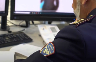 Pedopornografia, arrestato 57enne residente a Chieti: trovate immagini choc