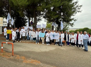 Medici di famiglia in protesta: a Chieti camici bianchi restituiti alla Asl