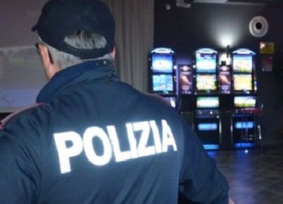 Slot truccate e minori in sala: ad Atessa scoperto giro di gioco illegale