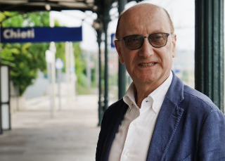 Chieti, il sindaco Ferrara valuta delibera per limitare i farmaci israeliani nelle farmacie comunali